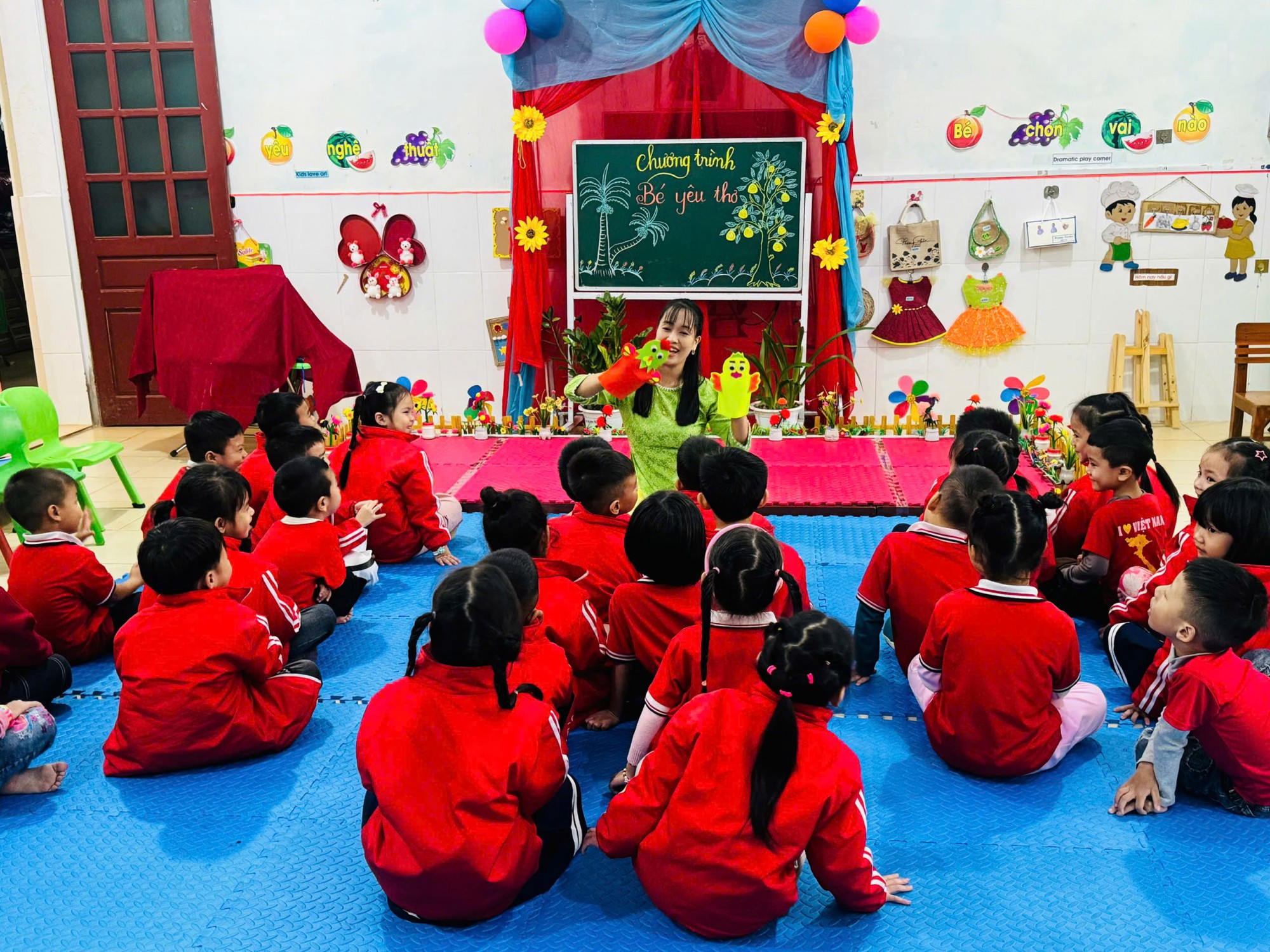 BÉ YÊU THƠ